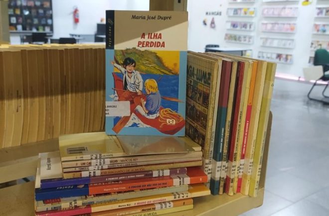 Nos 50 anos da coleção Vaga-Lume, Biblioteca Isaías Paim faz exposição de livros da série