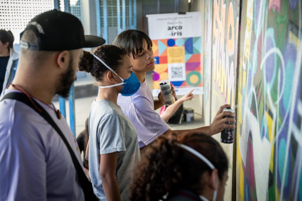 Cores e arte reforçam com inspiração e poesia muros de escola em Selvíria (MS), com o ‘Proje7o Arco-Íris’; mobilização começa dia 27/11 envolvendo alunos e professores